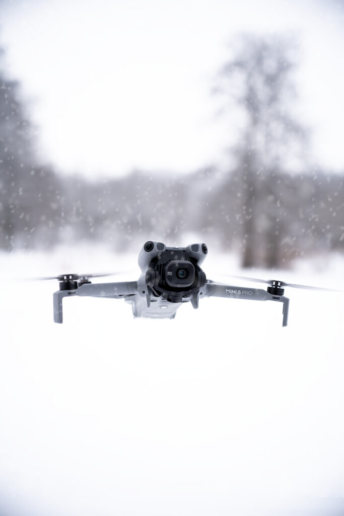 Dronu lidošana ziemā: kas jāzina, lidojot ar DJI un FPV droniem